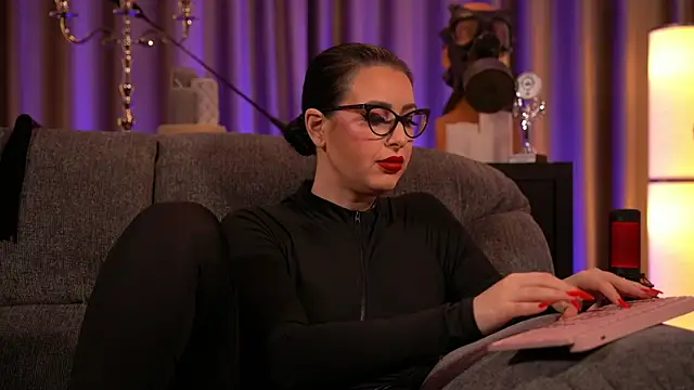 kelly kent online show from February 1, 2025, 10:55 pm