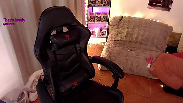 Emmy Ruiz online show from February 16, 2026, 2:32 am