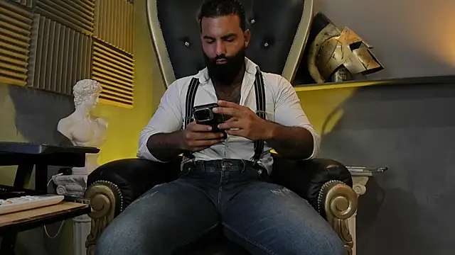 Snapshot of BeardAndrew chatting on November 18, 2025, 5:22 am BeardAndrew online show from November 18, 2025, 5:22 am