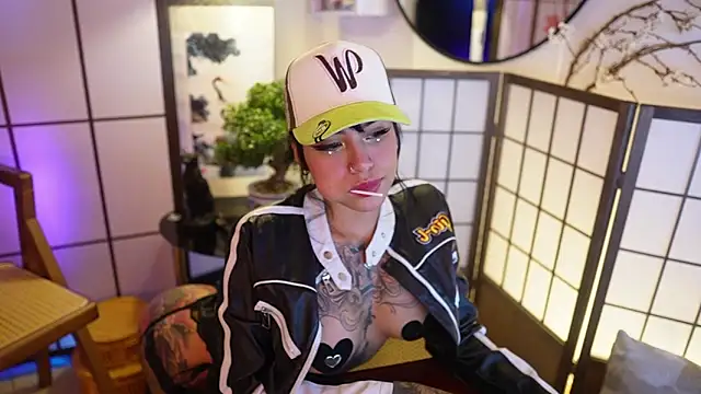 Snapshot of Scarlett_collins02 chatting on November 20, 2025, 1:17 am Scarlett collins02 online show from November 20, 2025, 1:17 am