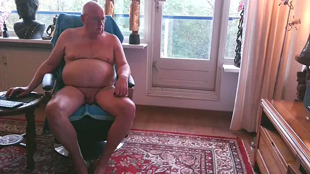 Exhib070 online show from November 14, 2025, 10:19 am