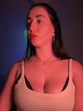 Emylia online show from March 21, 2025, 11:01 pm