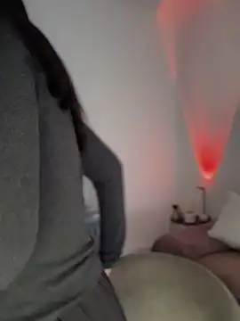 Emylia online show from February 21, 2025, 2:06 pm