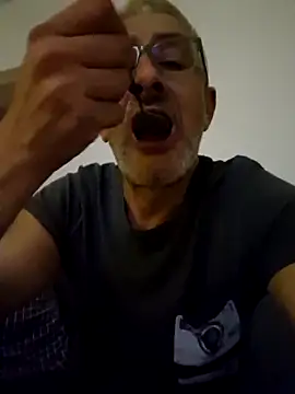 cuci45 online show from November 9, 2025, 12:36 am