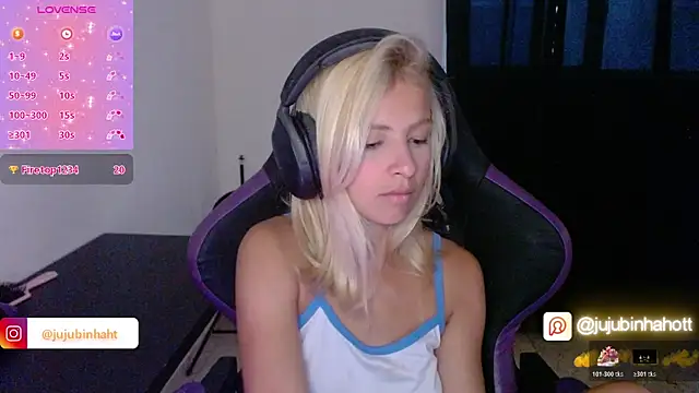 jujubinhahot online show from November 22, 2025, 9:13 pm