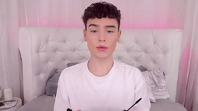 Snapshot of RobbyCharming chatting on September 14, 2025, 3:40 am RobbyCharming online show from September 14, 2025, 3:40 am