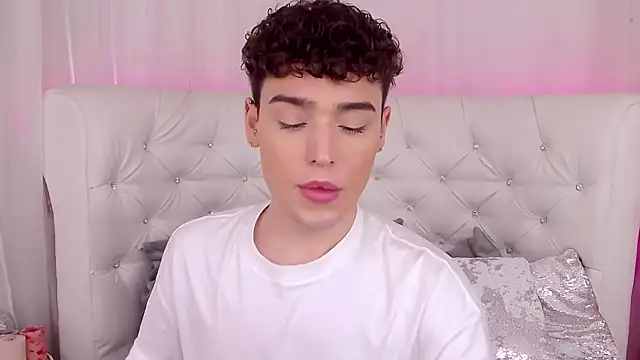 Snapshot of RobbyCharming chatting on September 20, 2025, 3:44 am RobbyCharming online show from September 20, 2025, 3:44 am