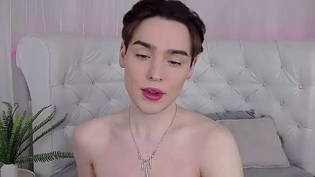 RobbyCharming online show from April 6, 2026, 4:41 am