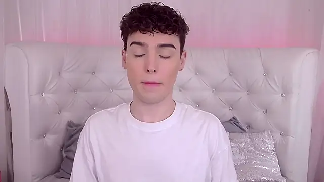 Snapshot of RobbyCharming chatting on September 26, 2025, 3:46 am RobbyCharming online show from September 26, 2025, 3:46 am