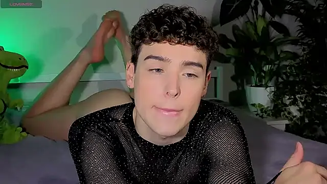 Snapshot of RobbyCharming chatting on October 1, 2025, 9:47 am RobbyCharming online show from October 1, 2025, 9:47 am