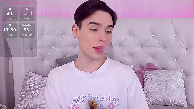 Snapshot of RobbyCharming chatting on March 21, 2025, 1:34 am RobbyCharming online show from March 21, 2025, 1:34 am