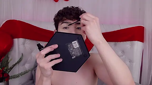 Snapshot of RobbyCharming chatting on February 13, 2026, 4:12 am RobbyCharming online show from February 13, 2026, 4:12 am