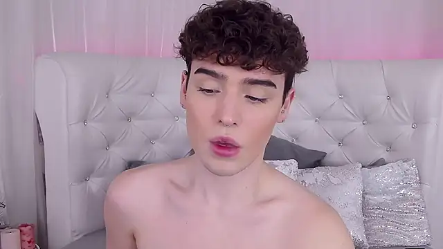 Snapshot of RobbyCharming chatting on October 19, 2025, 3:53 am RobbyCharming online show from October 19, 2025, 3:53 am