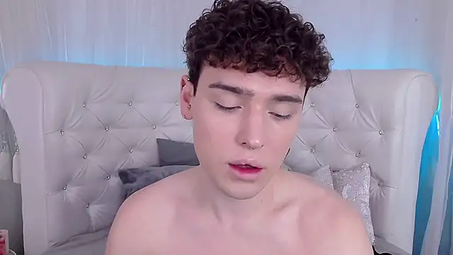 Snapshot of RobbyCharming chatting on November 6, 2025, 3:32 am RobbyCharming online show from November 6, 2025, 3:32 am