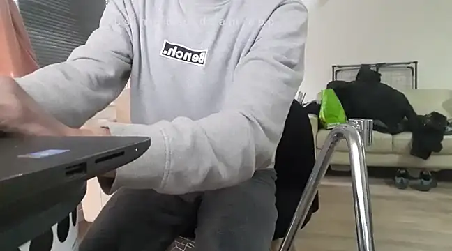 uk-bobbie-uk online show from February 24, 2025, 9:00 am