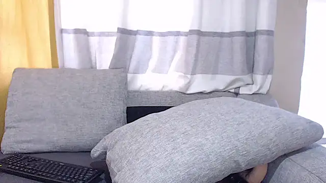 BELINDAXXXXX online show from November 26, 2025, 6:13 am