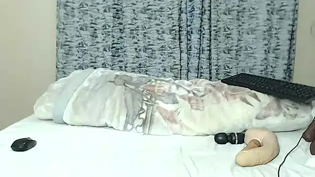 Snapshot of BELINDAXXXXX chatting on March 16, 2026, 1:35 am BELINDAXXXXX online show from March 16, 2026, 1:35 am