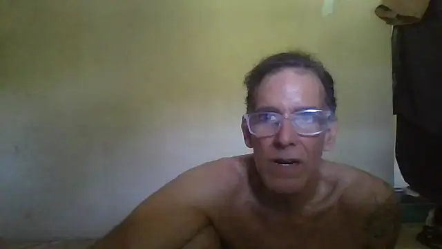 Snapshot of CaptainFox chatting on July 17, 2026, 6:27 pm CaptainFox online show from July 17, 2026, 6:27 pm