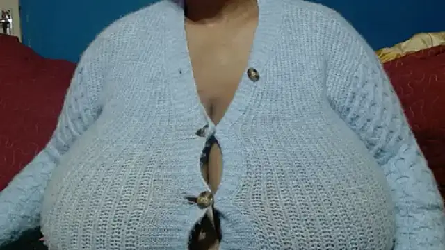 CUTEFIRMMELONSS online show from May 28, 2026, 8:22 am