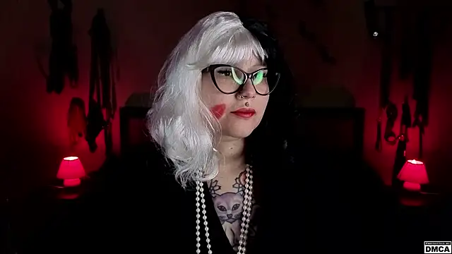 Amanita  Pantherina online show from November 1, 2025, 4:01 pm