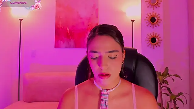 Snapshot of MariamRivera_ chatting on September 26, 2025, 11:33 pm MariamRivera online show from September 26, 2025, 11:33 pm