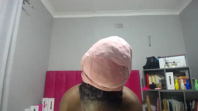 Shaniko89 online show from November 2, 2025, 5:01 am