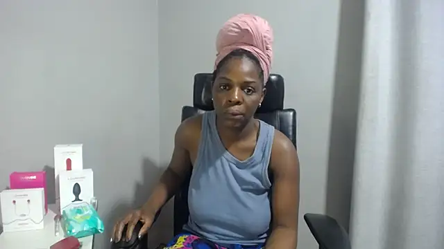 Shaniko89 online show from October 28, 2025, 4:35 am