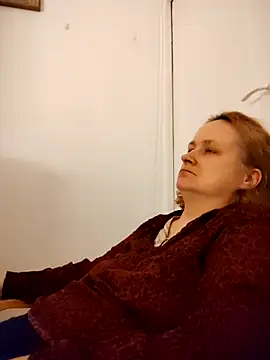 Snapshot of She-devilx chatting on April 30, 2026, 8:49 pm She-devilx online show from April 30, 2026, 8:49 pm