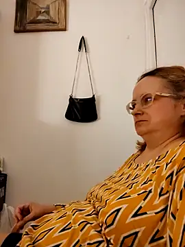 Snapshot of She-devilx chatting on June 17, 2026, 10:41 pm She-devilx online show from June 17, 2026, 10:41 pm
