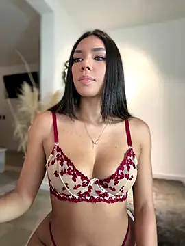 EllaSanz  online show from October 7, 2025, 9:16 pm