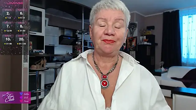 Snapshot of roxana_brooks chatting on February 2, 2026, 2:05 pm roxana brooks online show from February 2, 2026, 2:05 pm