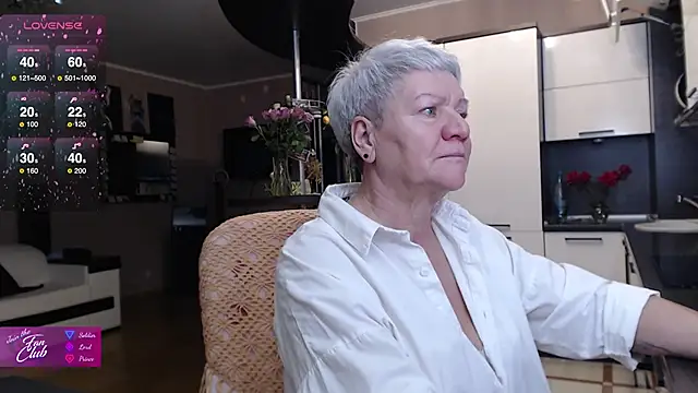 Snapshot of roxana_brooks chatting on November 16, 2025, 2:11 pm roxana brooks online show from November 16, 2025, 2:11 pm