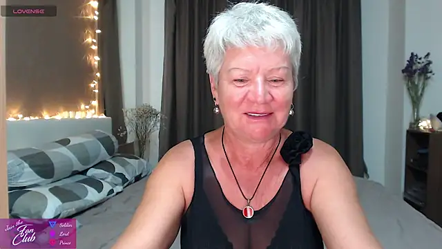 Snapshot of roxana_brooks chatting on May 4, 2026, 12:52 pm roxana brooks online show from May 4, 2026, 12:52 pm