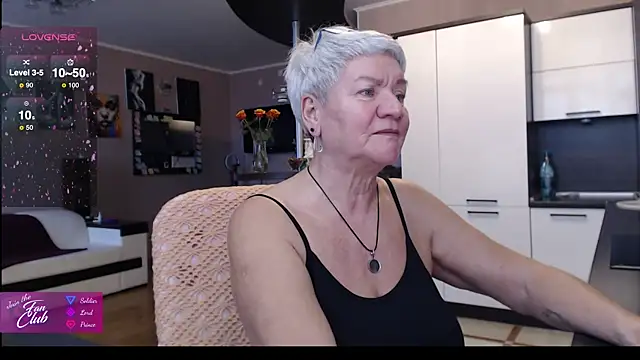 Snapshot of roxana_brooks chatting on October 25, 2025, 10:25 am roxana brooks online show from October 25, 2025, 10:25 am