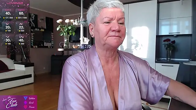 Snapshot of roxana_brooks chatting on October 8, 2025, 5:53 am roxana brooks online show from October 8, 2025, 5:53 am