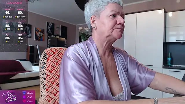 Snapshot of roxana_brooks chatting on October 14, 2025, 7:09 am roxana brooks online show from October 14, 2025, 7:09 am