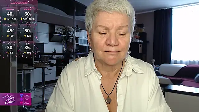 Snapshot of roxana_brooks chatting on March 4, 2026, 2:36 pm roxana brooks online show from March 4, 2026, 2:36 pm