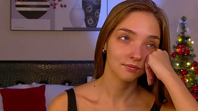 VirginieCruz online show from December 20, 2025, 5:43 am