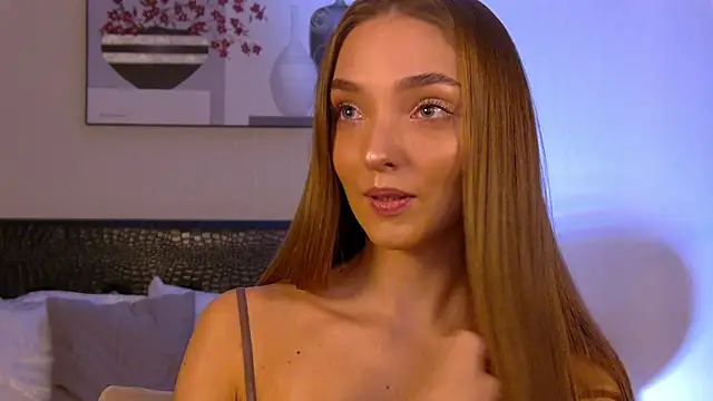 VirginieCruz online show from November 24, 2025, 7:14 pm