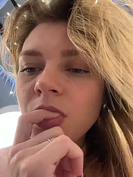 ValenciaShock online show from November 22, 2025, 7:07 am