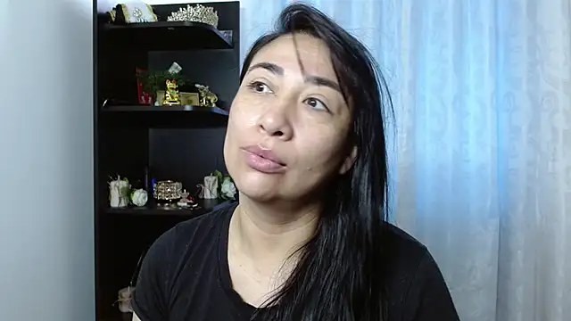 Snapshot of Karina_Yang chatting on September 17, 2025, 1:35 pm Karina Yang online show from September 17, 2025, 1:35 pm