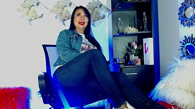 Snapshot of Karina_Yang chatting on March 2, 2025, 5:23 am Karina Yang online show from March 2, 2025, 5:23 am