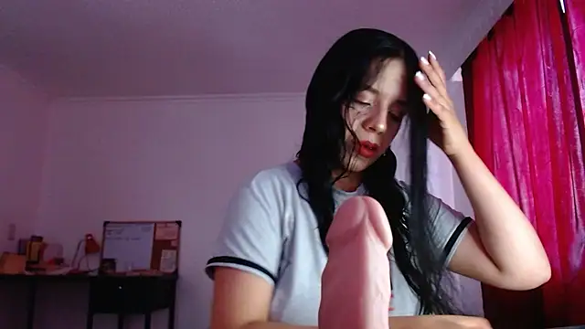 Snapshot of VALERY_MEER chatting on December 22, 2025, 3:12 pm VALERY MEER online show from December 22, 2025, 3:12 pm