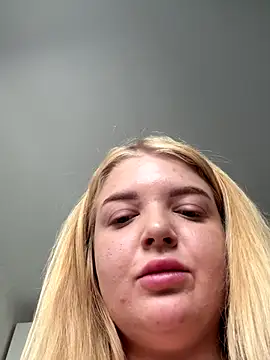 Snapshot of OdriOlsens chatting on September 9, 2025, 8:35 am OdriOlsens online show from September 9, 2025, 8:35 am