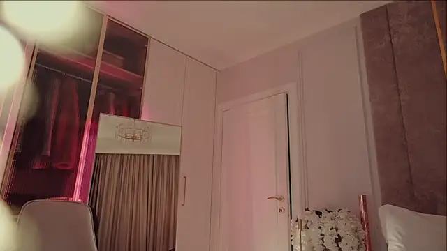 MilaDYstarlight online show from January 17, 2026, 7:06 pm