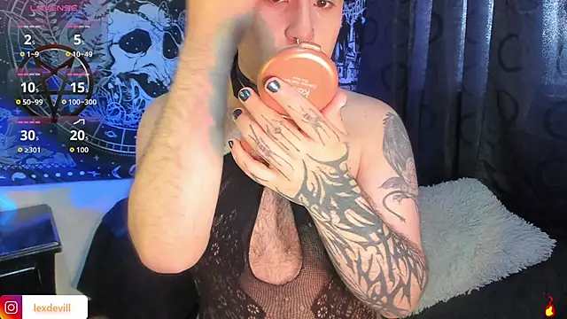 Snapshot of Lexxxxx_ chatting on November 15, 2025, 9:30 pm Lexxxxx online show from November 15, 2025, 9:30 pm