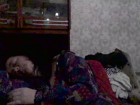 GypsiQueen2 online show from March 4, 2025, 11:43 pm