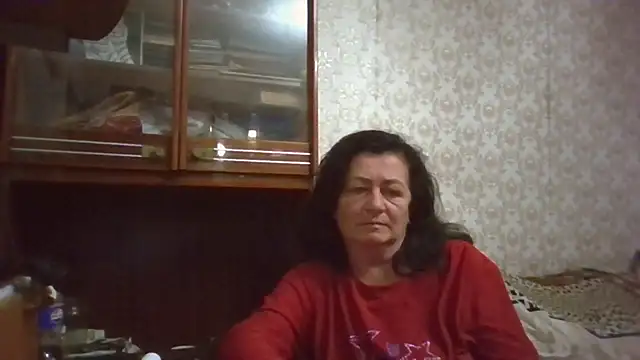 GypsiQueen2 online show from November 12, 2025, 3:38 pm