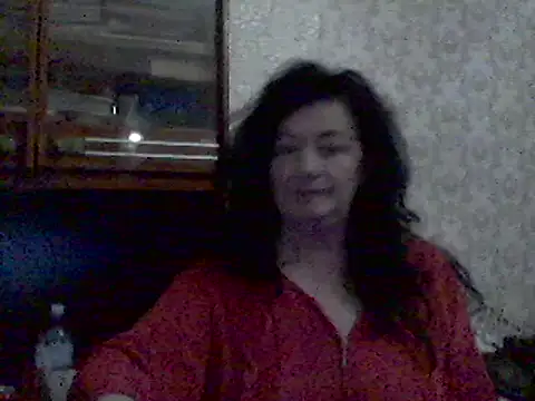 GypsiQueen2 online show from March 7, 2025, 6:33 pm