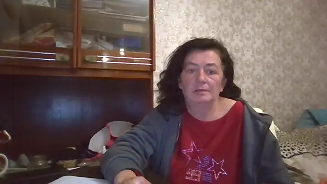 GypsiQueen2 online show from October 14, 2025, 4:51 pm